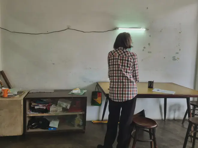 &ldquo;Office lady and desk to complete the paperwork&rdquo;