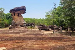 สำรวจอุทยานประวัติศาสตร์ภูพระบาท
